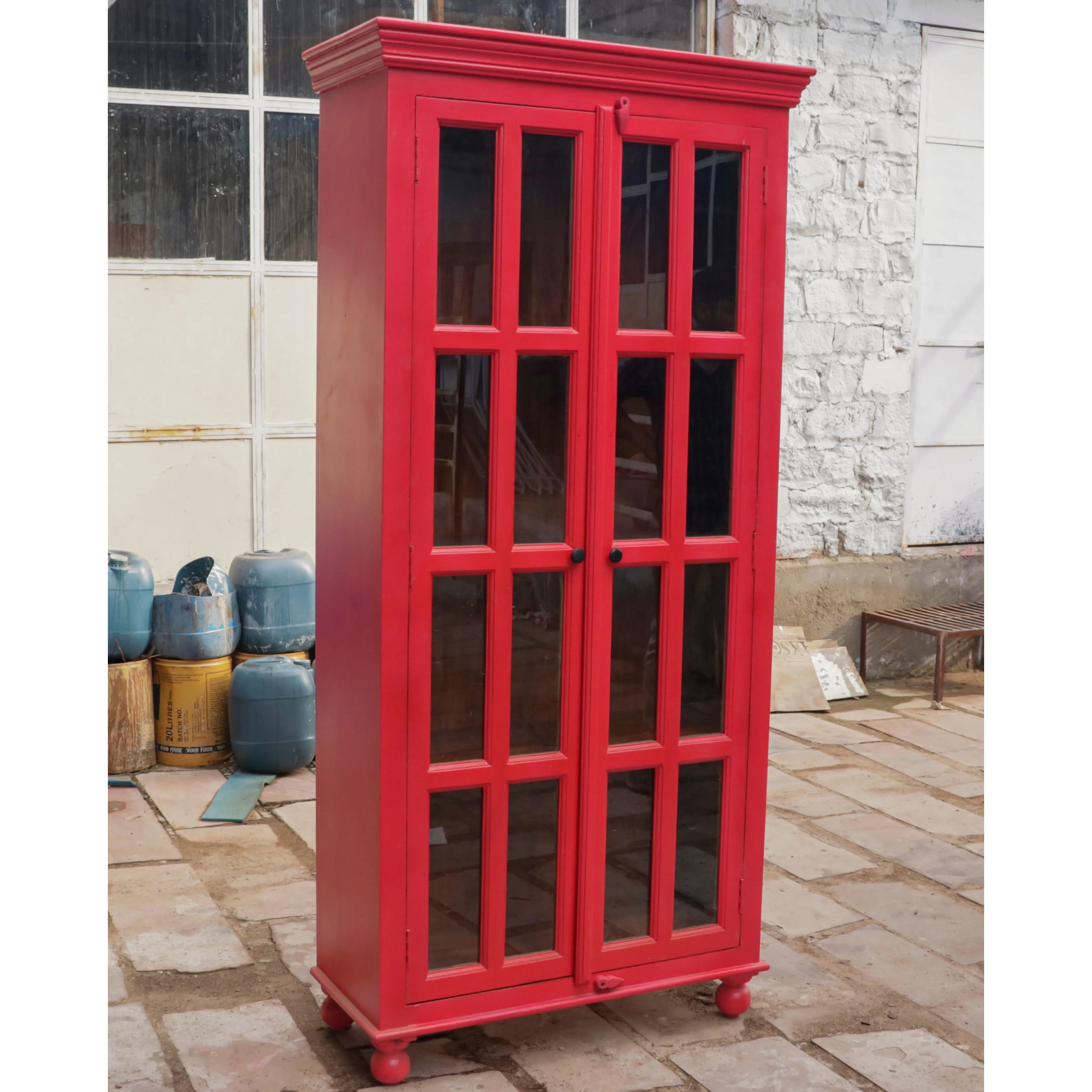 Red tone classical display case