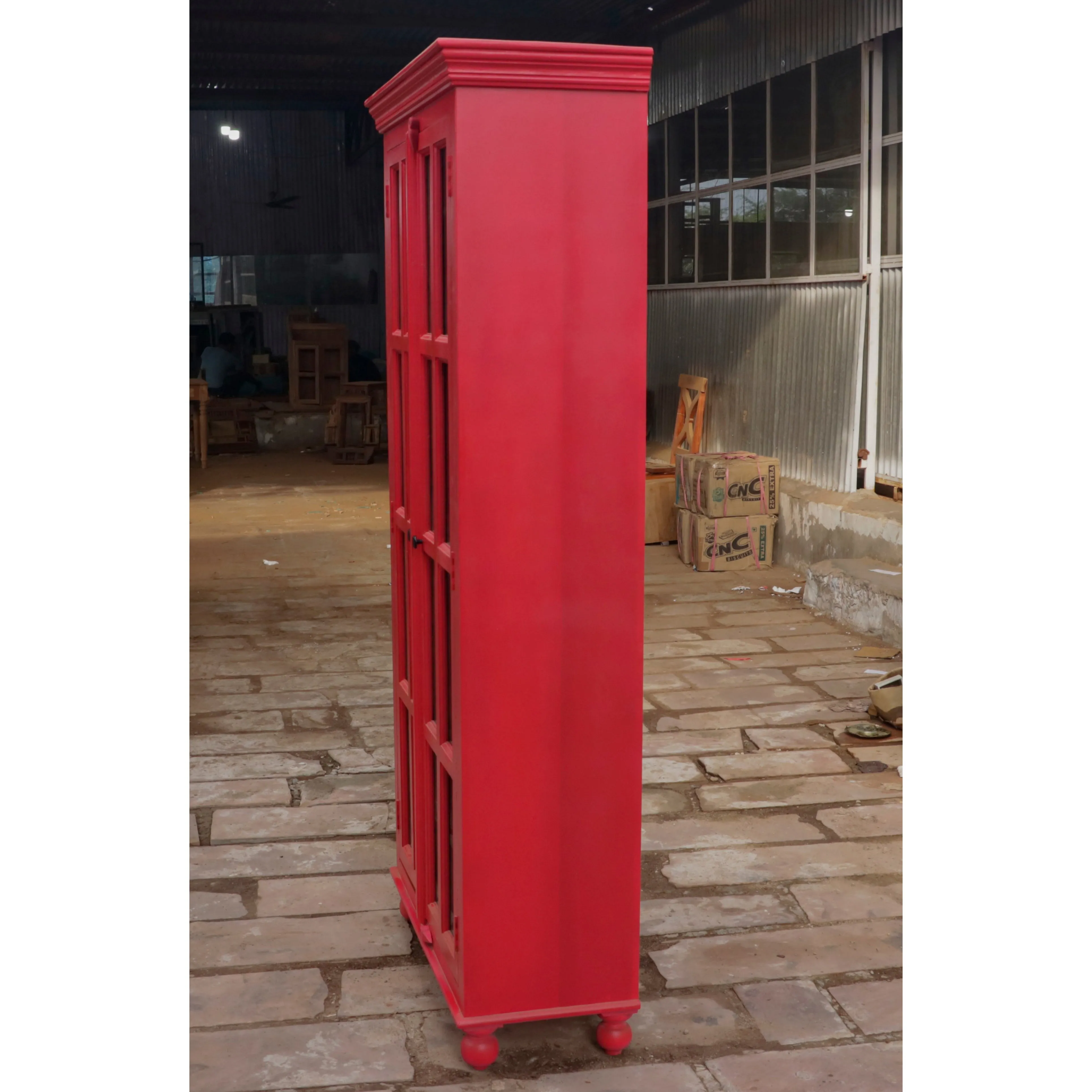 Red tone classical display case