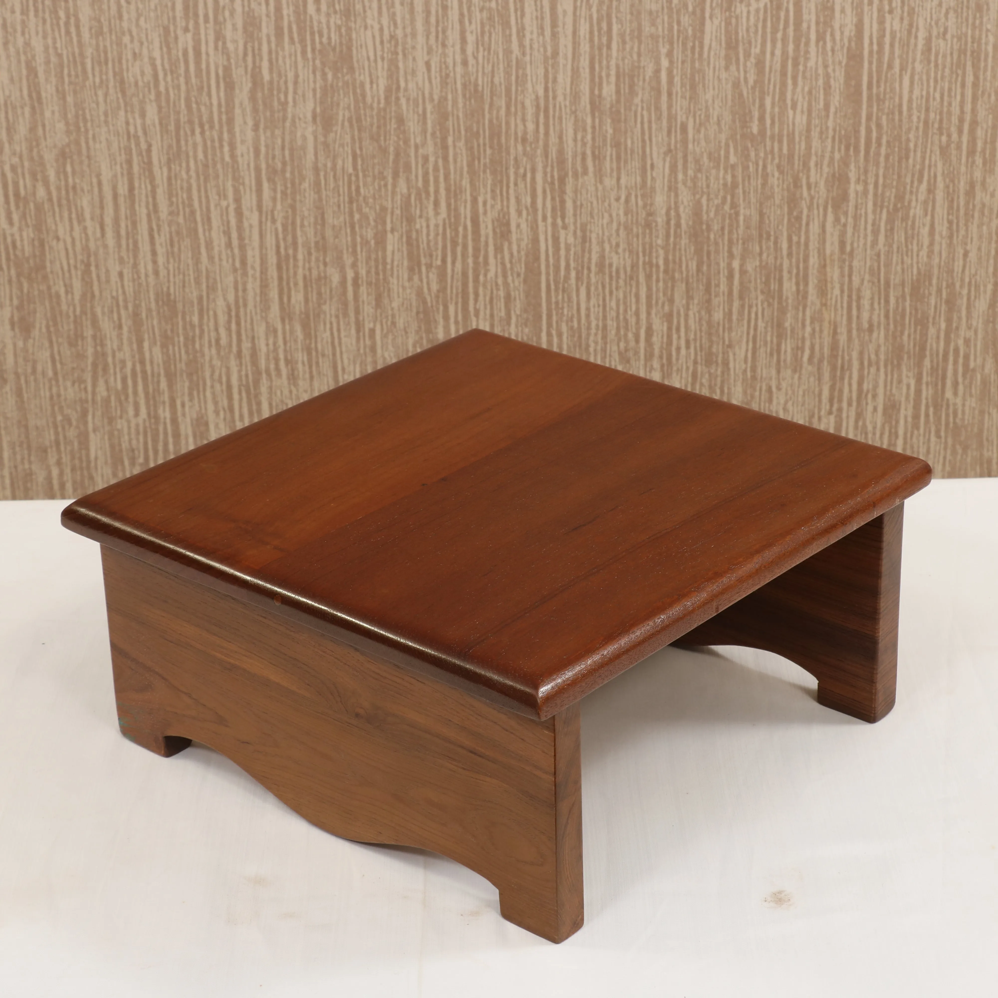 Stylish compact multipurpose teak Wooden Bajot